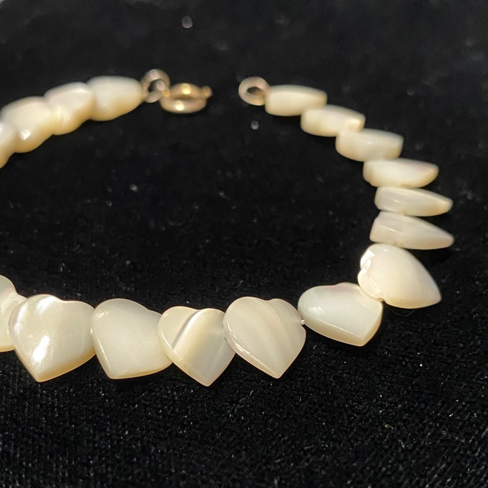 Vintage Mother of pearl Heart Shaped Cream Bracelet - Picture 13 of 16